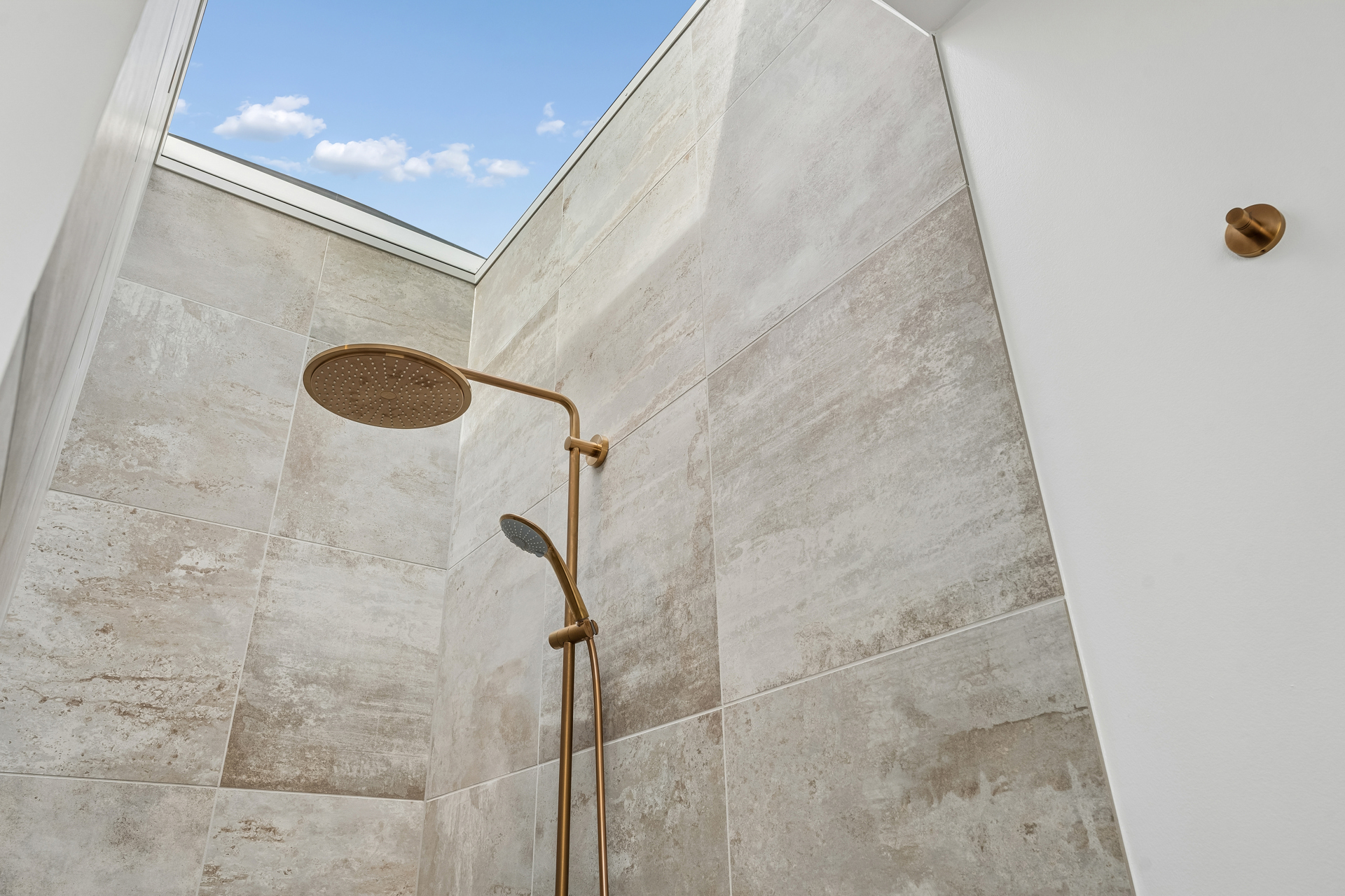 6280614-016-jpg-1920